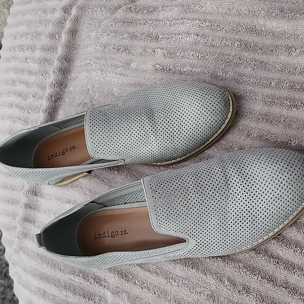 Indigo Rd. Gray loafers. Size 9 1/2M